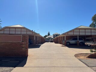 feature property - Unit 2 19 Richardson Street, BOULDER  6432