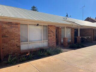 feature property - Unit 2 19 Richardson Street, BOULDER  6432
