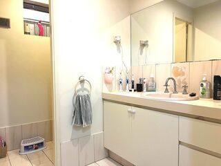 LOCK & LEAVE IN THE CBD