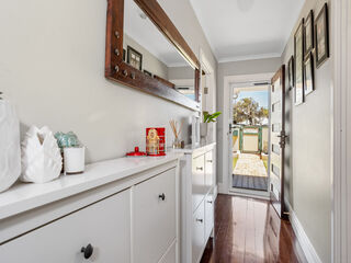 CHARACTER WITH MODERN COMFORTS