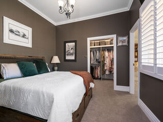 CHARACTER WITH MODERN COMFORTS