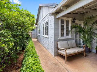 CHARMING CHARACTER HOME