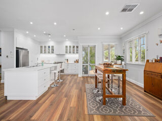 CHARMING CHARACTER HOME