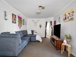 FAMILY HOME IN CENTRAL LOCATION