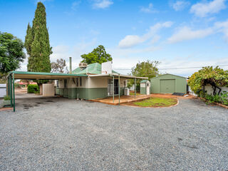 FAMILY HOME IN CENTRAL LOCATION