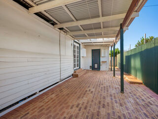 LOW MAINTENANCE TIDY HOME