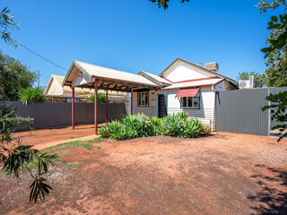 LOW MAINTENANCE TIDY HOME